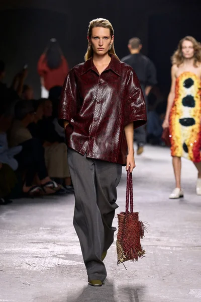 Look 57